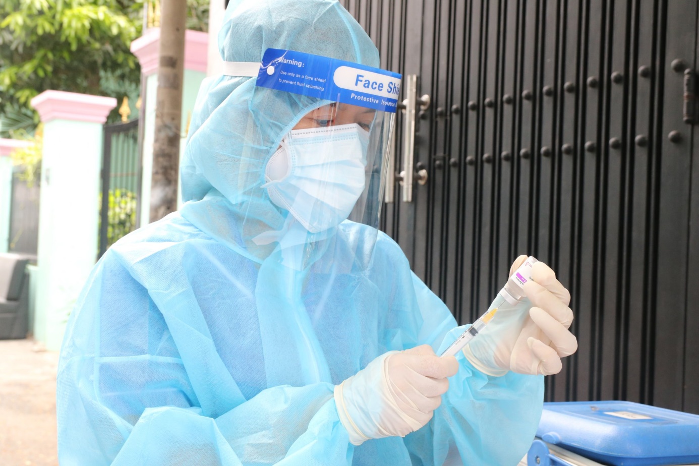 tiêm vaccine