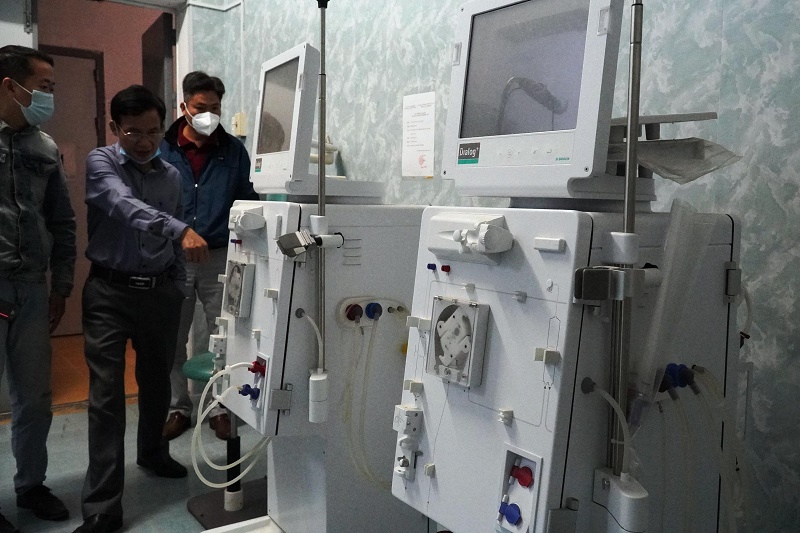 Thiết bị y tế tiền tỷ đắp chiếu tại bệnh viện Chân Mây - ảnh: Tiền Phong