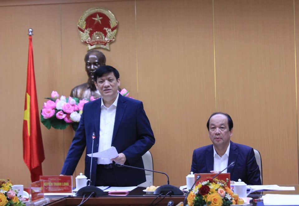 Bộ trưởng Bộ Y tế Nguyễn Thanh Long báo cáo