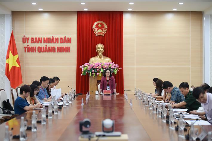 Thứ trưởng Ngô Thị Minh phát biểu tại cuộc làm việc với Ban Chỉ đạo Kỳ thi tốt nghiệp THPT năm 2022 tỉnh Quảng Ninh