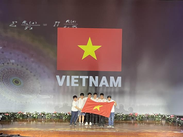 Đội tuyển Olympic Toán học Việt Nam năm 2022 giành thành tích xuất sắc
