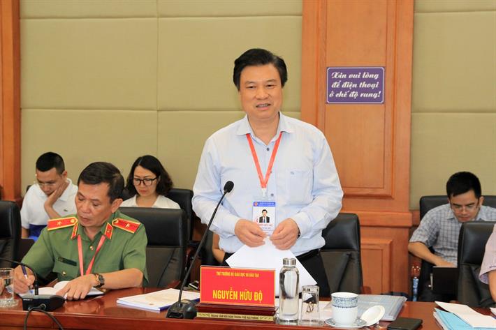 Thứ trưởng Nguyễn Hữu Độ phát biểu tại cuộc làm việc với Ban Chỉ đạo thi tốt nghiệp THPT năm 2022 thành phố Hải Phòng