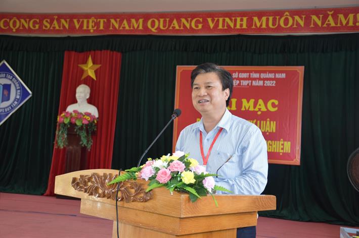 Thứ trưởng Nguyễn Hữu Độ phát biểu tại buổi khai mạc chấm thi tự luận của Hội đồng thi tỉnh Quảng Nam
