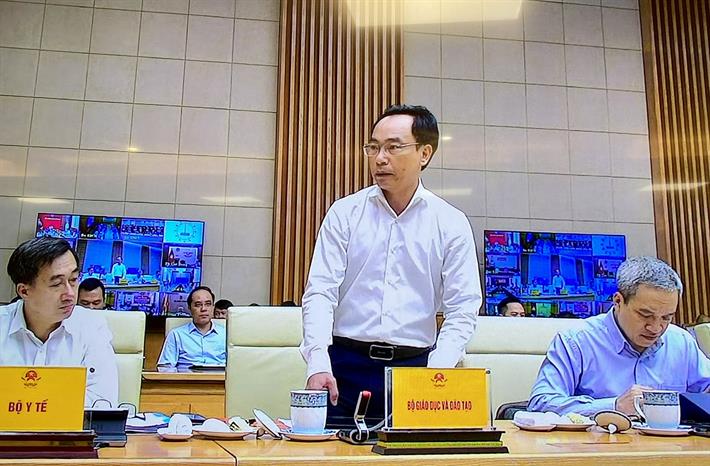 Thứ trưởng Bộ GDĐT Hoàng Minh Sơn phát biểu tham luận tại Hội nghị. Ảnh: Cổng thông tin điện tử Chính phủ