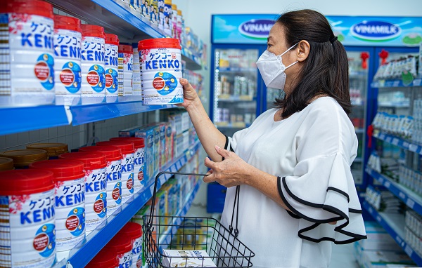 Khẳng định uy tín và chất lượng, Vinamilk cũng là thương hiệu sữa được người tiêu

dùng Việt Nam chọn mua nhiều nhất liên tiếp 10 năm qua