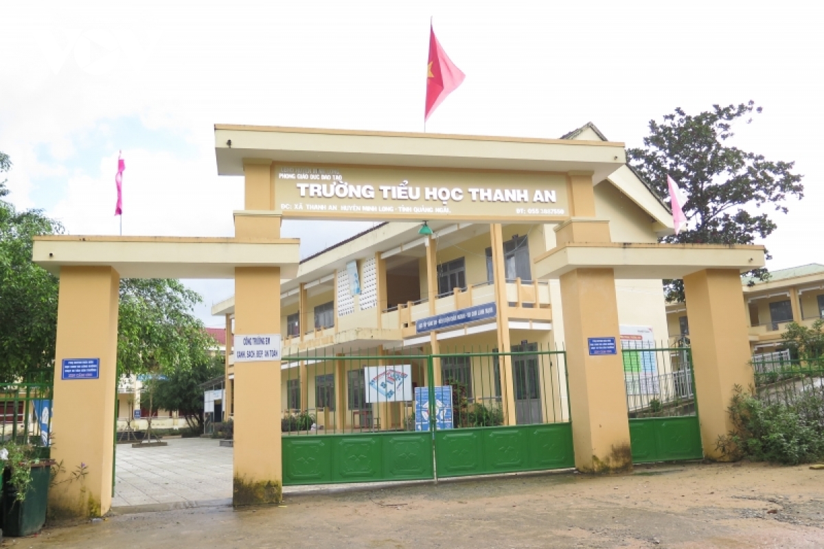 UBND tỉnh Quảng Ngãi cho phép tất cả các đơn vị được hợp đồng giáo viên để giảng dạy ở tất cả các bậc học.