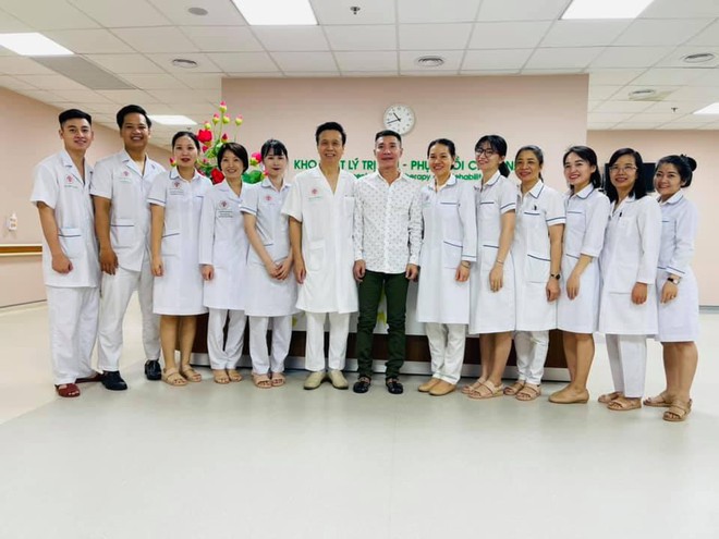 Cô Đẩu gửi lời cảm ơn tới các y bác sĩ của Bệnh viện 108 và trước đó là đội ngũ y bác sĩ của bệnh viện Đại học Y Hà Nội đã giúp mình điều trị và bình phục.