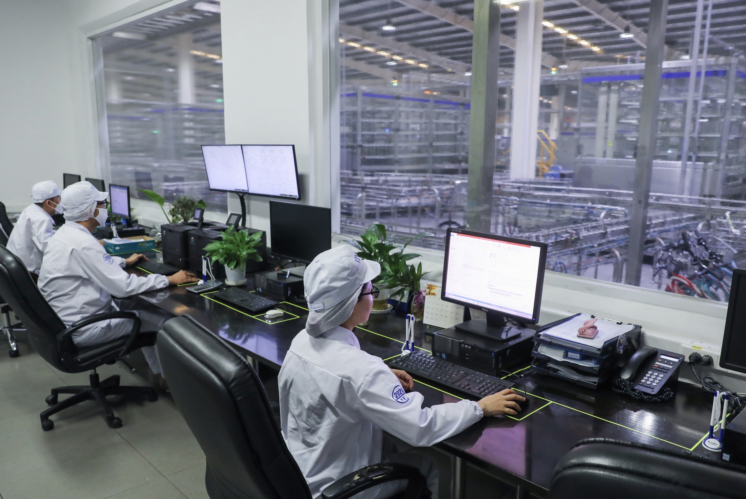 Các nhà máy của Vinamilk đều có tính tự động hóa, quản lý trung tâm, giúp nâng cao chất lượng

sản phẩm, tối ưu hóa sản xuất