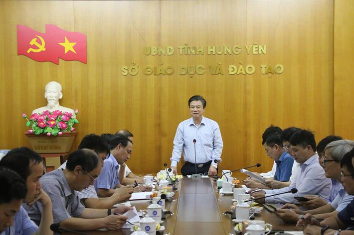 Thứ trưởng Nguyễn Hữu Độ tại buổi làm việc cùng Sở GDĐT tỉnh Hưng Yên