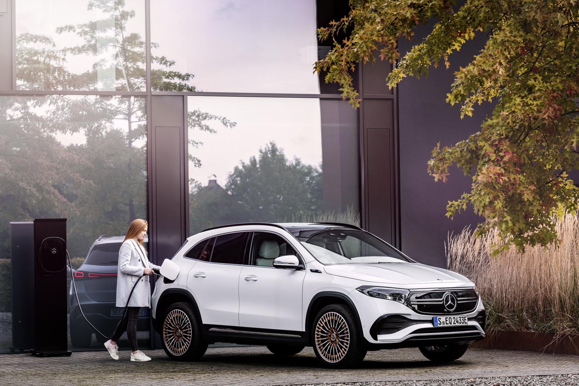 Mercedes-Benz EQA sẽ có 2 phiên bản tại thị trường Australia: EQA 250 và EQA 250 Edition 1, giá bán lần lượt là  58.400 USD và 84.100 USD