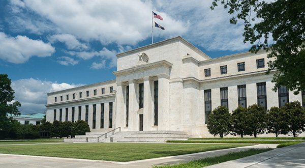 Fed: Tiếp tục tăng lãi suất là biện pháp thiết yếu trong tình cảnh hiện nay (Ảnh minh họa)