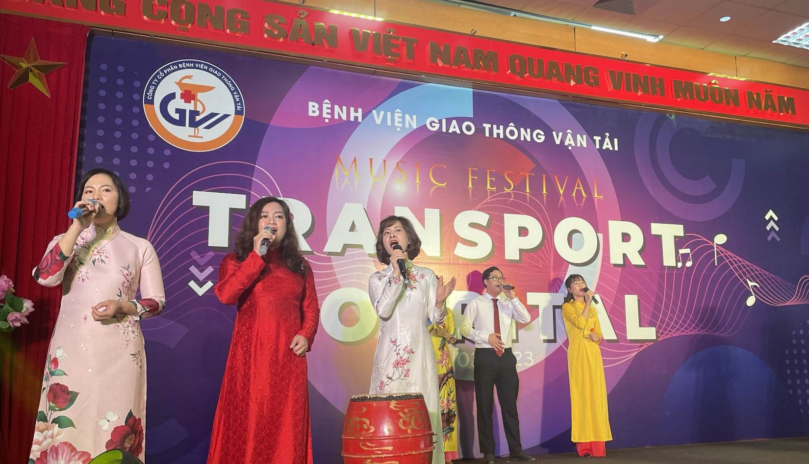 Gần 200 đoàn viên tham gia văn nghệ chào mừng Ngày thầy thuốc Việt Nam