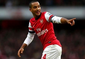 Tin vui cho Arsenal: Walcott chấp nhận ở lại Emirates