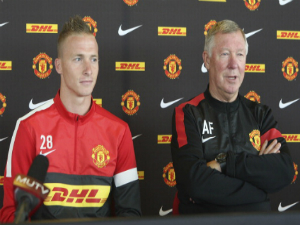 Man Utd sẽ đẩy Buttner đi “học việc”?