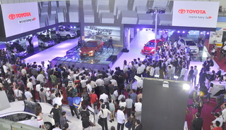 Thị trường ô tô Việt Nam 2012 giảm hơn 30%