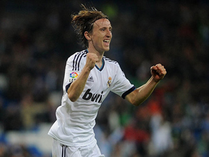 Chelsea bất ngờ ra giá “giải cứu” Modric