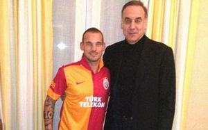Sneijder chính thức gia nhập Galatasaray!