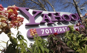 Yahoo “bắt tay” Facebook tấn công Google