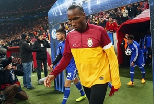 &quot;Voi rừng&quot; Drogba bị Schalke 04 đâm đơn kiện