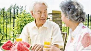 Người già không nên bổ sung vitamin?
