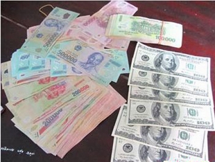 Nhân viên ngân hàng trộm tiền tỷ tại cây ATM