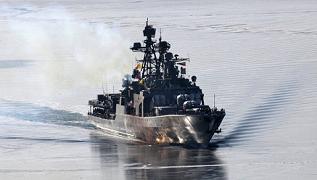 Tàu chiến Nga “khoe” sức mạnh ở Biển Đông