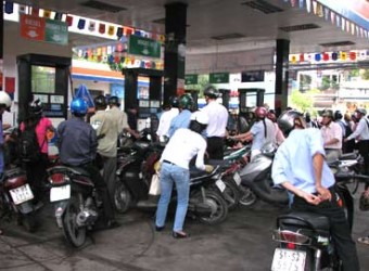 Hà Nội giải toả 10 cửa hàng xăng dầu