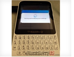 Rò rỉ “dế” BlackBerry 10 bàn phím QWERTY, giá rẻ