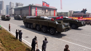 Triều Tiên sẽ bắn liên tiếp 5 tên lửa các loại?
