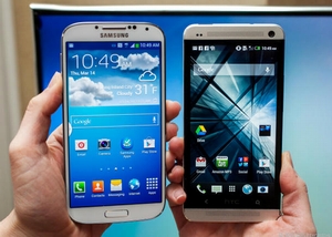 Galaxy S4 và HTC One đối đầu, ai thắng?