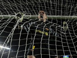 Victor Valdes không gia hạn hợp đồng với Barcelona