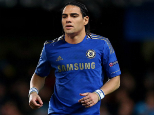 Chelsea tiến thêm một bước tới &quot;Mãnh hổ&quot; Falcao