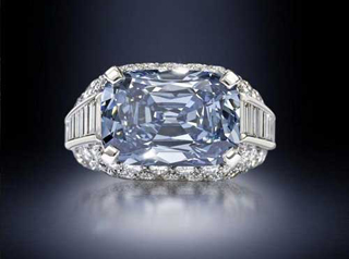 Cận cảnh kim cương xanh cực hiếm giá 200 tỷ đồng