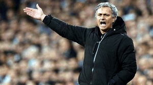 HLV Mourinho công khai ý định về Chelsea