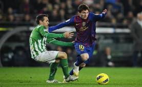 Messi lập cú đúp, Barca ngược dòng trước Real Betis