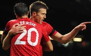 Carrick vượt Persie trở thành cầu thủ xuất sắc nhất MU