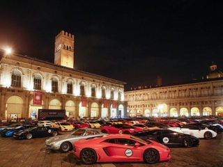  Tiểu đoàn Lamborghini diễu hành 50 năm thành lập