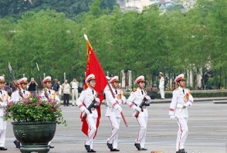 Cận cảnh Lễ chào cờ đặc biệt ngày sinh nhật Bác