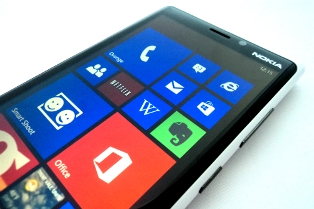 Vì sao iPhone “xách dép” theo Windows Phone?