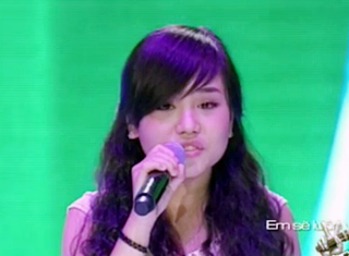 Cô gái Đà Nẵng 17 tuổi làm &quot;tan chảy&quot; khán giả The Voice