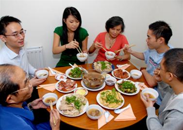 Bữa cơm gia đình: Niềm hạnh phúc giản đơn