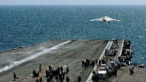 &quot;Quái vật&quot; X-47B của Mỹ lại làm nên lịch sử