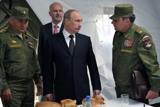 Tổng thống Putin tự hào về sức mạnh quân đội Nga