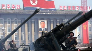 Thủ đô Triều Tiên tràn ngập xe tăng, tên lửa