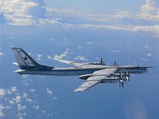 Chiến đấu cơ Nhật chặn máy bay ném bom Nga
