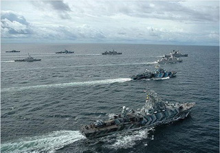 ASEAN tập trận rầm rộ với các cường quốc ở Biển Đông