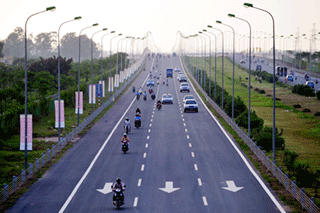 Sắp triển khai thu phí trên đại lộ Thăng Long?