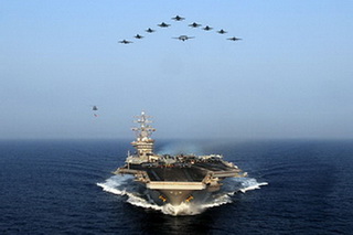 Tàu chiến, chiến đấu cơ áp sát Syria chờ lệnh