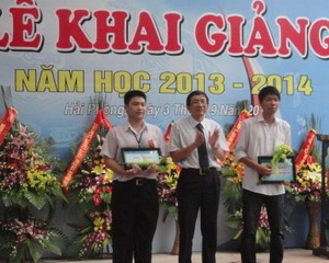 Học sinh Hải Phòng nhận học bổng “VNPT- Chắp cánh tài năng Việt”