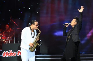 Tùng Dương thăng hoa trong đêm của Saxophone Trần Mạnh Tuấn